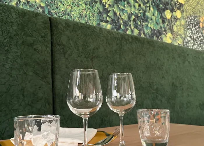 Le Bois Dormant-Hotel Restaurant & Spa Logis Hotel