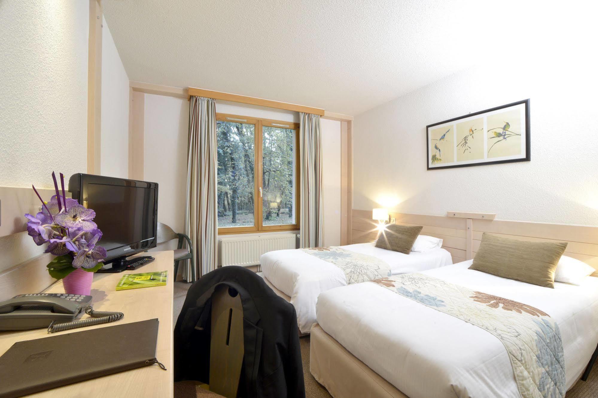 Le Bois Dormant-hotel Restaurant & Logis 3*