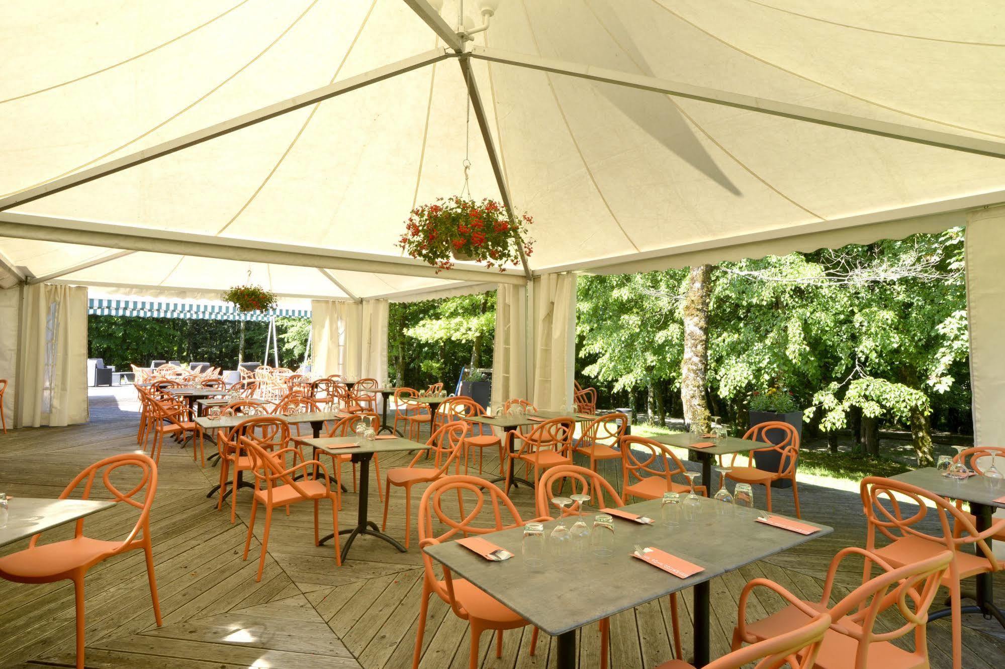 Le Bois Dormant-hotel Restaurant & Logis Hotel Champagnole